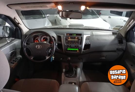 Camionetas - Toyota Hilux SRV 3.0 4x2 2011 Diesel 300000Km - En Venta
