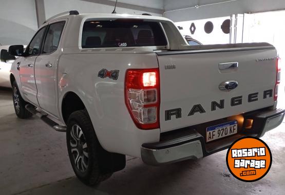 Camionetas - Ford Ranger Limited 3.2 4x4 2023 Diesel 120000Km - En Venta
