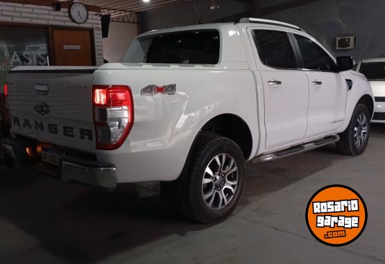 Camionetas - Ford Ranger Limited 3.2 4x4 2023 Diesel 120000Km - En Venta
