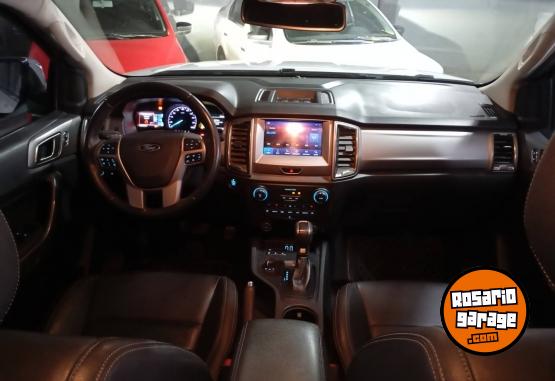 Camionetas - Ford Ranger Limited 3.2 4x4 2023 Diesel 120000Km - En Venta