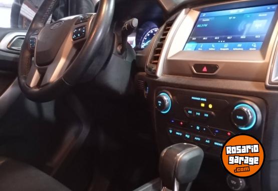 Camionetas - Ford Ranger Limited 3.2 4x4 2023 Diesel 120000Km - En Venta