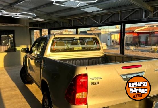 Camionetas - Toyota HILUX SR 2026 Diesel 0Km - En Venta