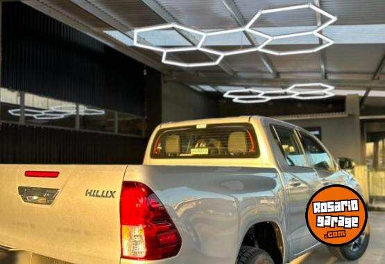 Camionetas - Toyota HILUX SR 2026 Diesel 0Km - En Venta