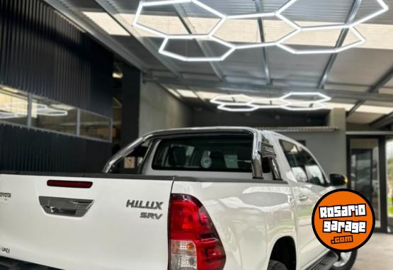 Camionetas - Toyota HILUX SRV 2016 Diesel 123000Km - En Venta