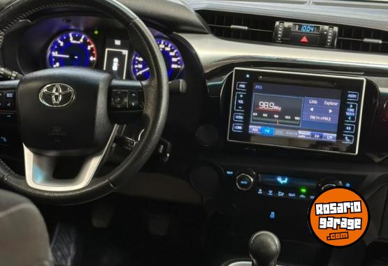 Camionetas - Toyota HILUX SRV 2016 Diesel 123000Km - En Venta