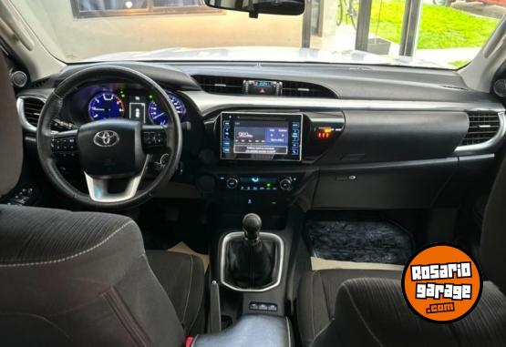 Camionetas - Toyota HILUX SRV 2016 Diesel 123000Km - En Venta