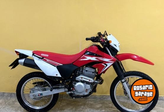Motos - Honda Tornado 250 2018 Nafta 21000Km - En Venta