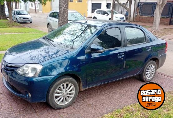 Autos - Toyota Etios 2015 Nafta 150000Km - En Venta