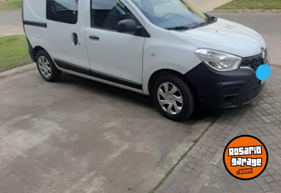 Utilitarios - Renault Kangoo 2023 Nafta 29500Km - En Venta