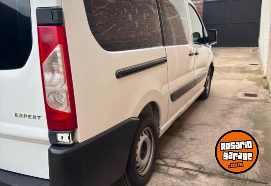 Utilitarios - Peugeot Expert 2016 Diesel 300Km - En Venta