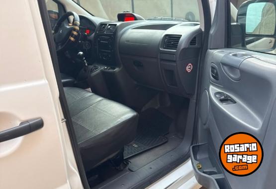 Utilitarios - Peugeot Expert 2016 Diesel 300Km - En Venta