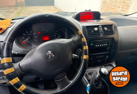 Utilitarios - Peugeot Expert 2016 Diesel 300Km - En Venta