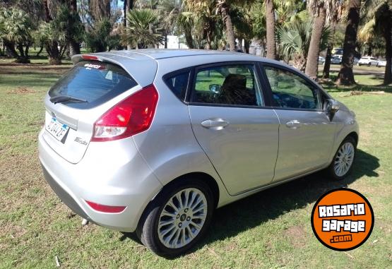 Autos - Ford Fiesta Kinectic 2017 Nafta 76000Km - En Venta