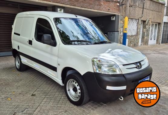 Utilitarios - Peugeot Partner hdi 1ra mano perm 2021 Diesel 122000Km - En Venta
