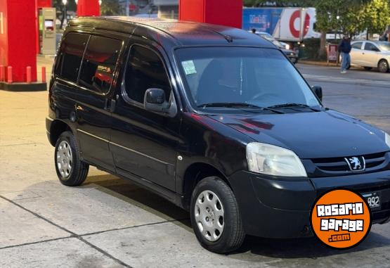 Utilitarios - Peugeot Partner 2015 Nafta 200000Km - En Venta