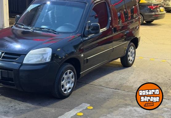 Utilitarios - Peugeot Partner 2015 Nafta 200000Km - En Venta