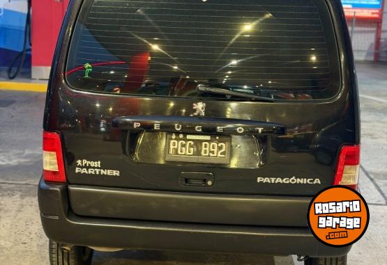 Utilitarios - Peugeot Partner 2015 Nafta 200000Km - En Venta