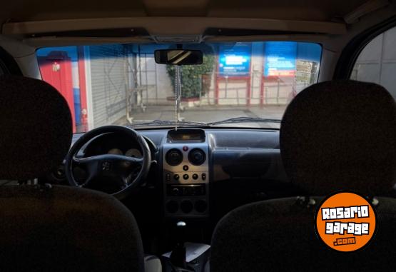 Utilitarios - Peugeot Partner 2015 Nafta 200000Km - En Venta