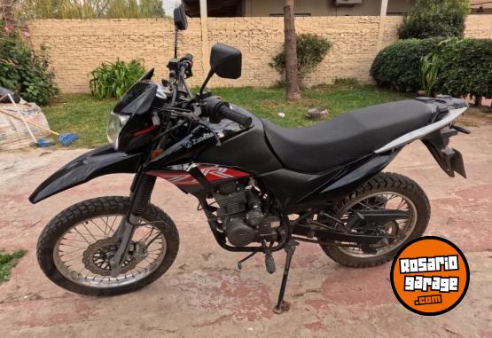 Motos - Zanella Zr 150 ohc 2024 Nafta 4500Km - En Venta
