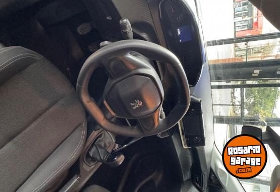 Autos - Peugeot 208 2021 Nafta 65000Km - En Venta
