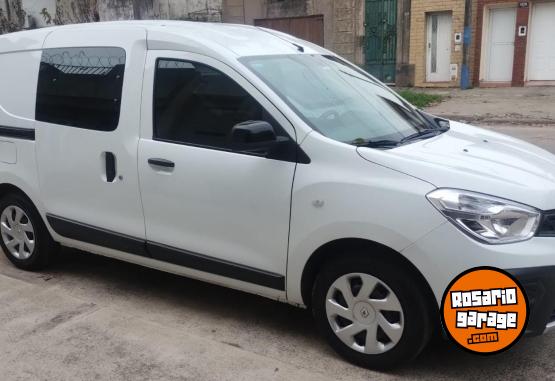 Utilitarios - Renault KANGOO 1.6 2023 Nafta 90000Km - En Venta