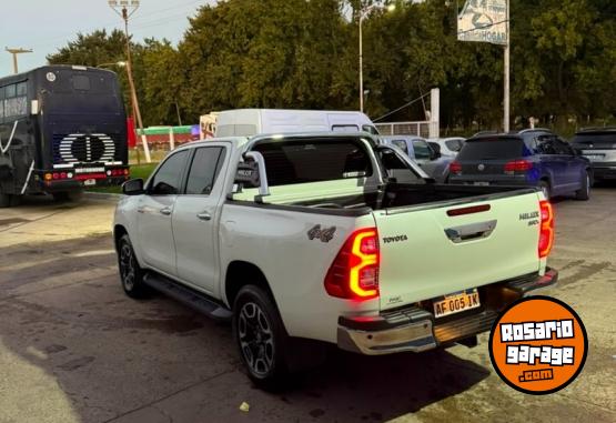 Camionetas - Toyota Toyota Hilux SRX 2021 2021 Diesel 121000Km - En Venta