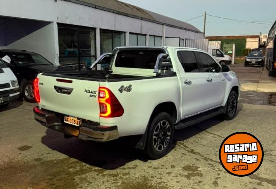Camionetas - Toyota Toyota Hilux SRX 2021 2021 Diesel 121000Km - En Venta