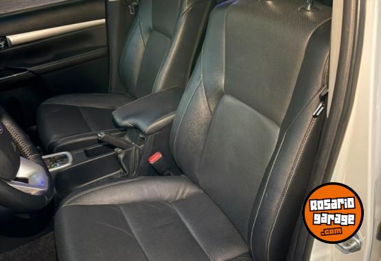Camionetas - Toyota Toyota Hilux SRX 2021 2021 Diesel 121000Km - En Venta