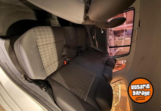 Autos - Volkswagen Suran trendline 2016 Nafta 82200Km - En Venta