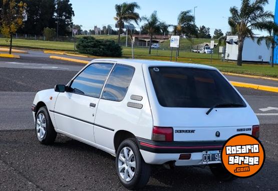 Autos - Peugeot 205 1998 Nafta 228000Km - En Venta