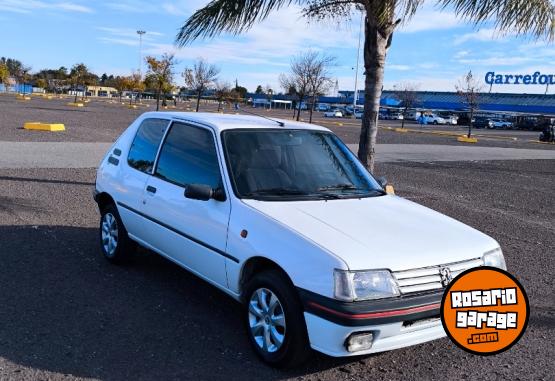 Autos - Peugeot 205 1998 Nafta 228000Km - En Venta