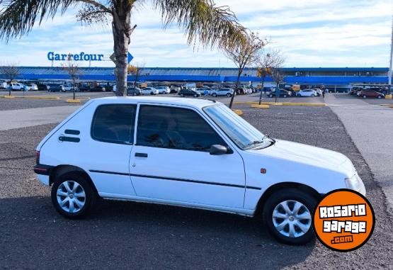 Autos - Peugeot 205 1998 Nafta 228000Km - En Venta