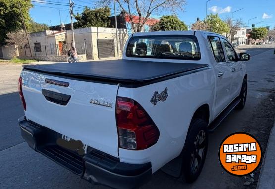 Camionetas - Toyota HILUX 4X4 2023 Diesel 135000Km - En Venta