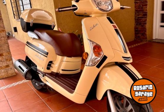 Motos - Kymco Like 125 2023 Nafta 8000Km - En Venta