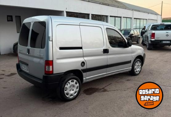 Utilitarios - Peugeot Partner Furg�n 2021 Diesel 72000Km - En Venta