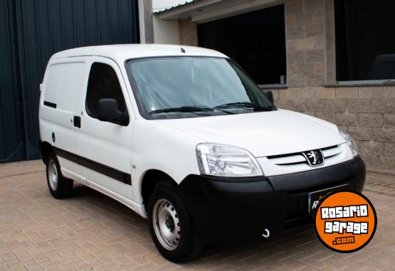 Utilitarios - Peugeot Partner 2016 Nafta 117000Km - En Venta