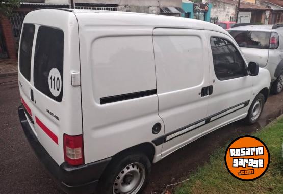 Utilitarios - Peugeot Partner Furgon 1.6 HDI 2018 Diesel 128000Km - En Venta