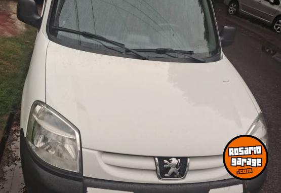 Utilitarios - Peugeot Partner Furgon 1.6 HDI 2018 Diesel 128000Km - En Venta
