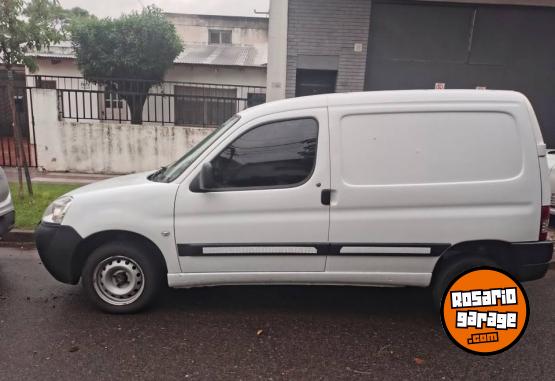 Utilitarios - Peugeot Partner Furgon 1.6 HDI 2018 Diesel 128000Km - En Venta