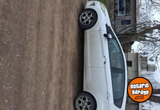 Autos - Ford Fiesta kinetic 2012 Nafta 205000Km - En Venta
