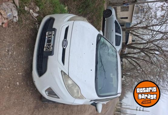 Autos - Ford Fiesta kinetic 2012 Nafta 205000Km - En Venta