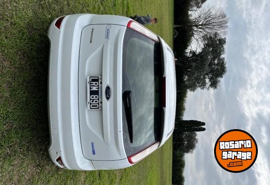 Autos - Ford Focus trend 1.6 2012 Nafta 200000Km - En Venta