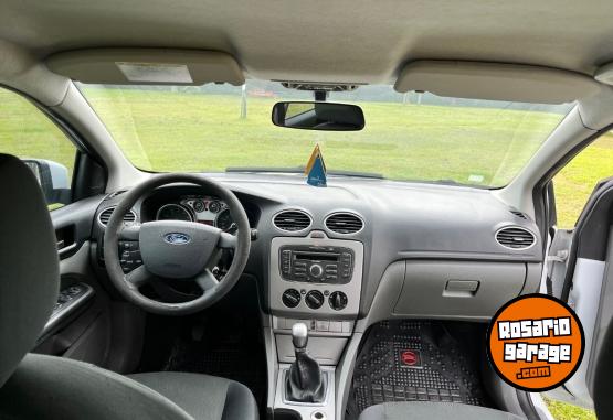 Autos - Ford Focus trend 1.6 2012 Nafta 200000Km - En Venta