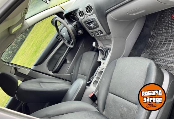 Autos - Ford Focus trend 1.6 2012 Nafta 200000Km - En Venta