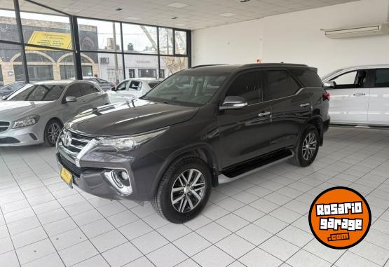 Camionetas - Toyota SW4 SRX 2017 Diesel 140000Km - En Venta