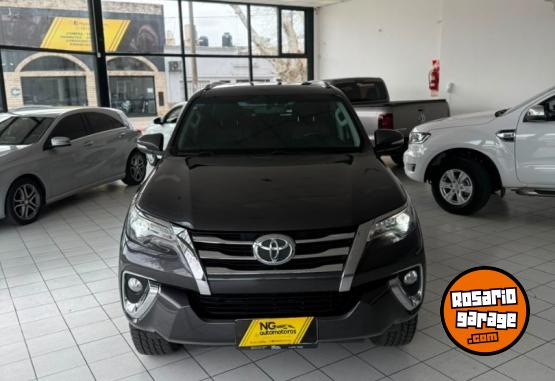 Camionetas - Toyota SW4 SRX 2017 Diesel 140000Km - En Venta