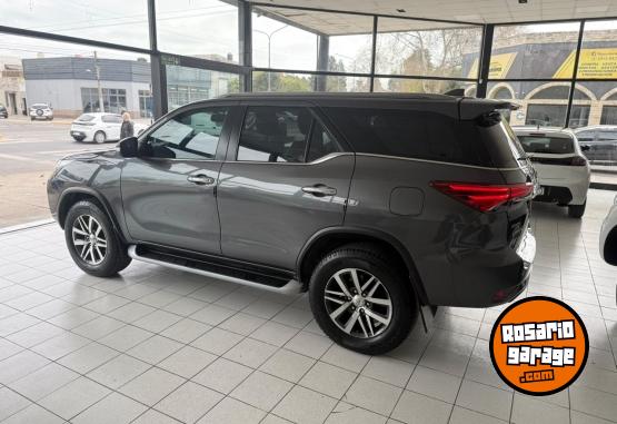 Camionetas - Toyota SW4 SRX 2017 Diesel 140000Km - En Venta