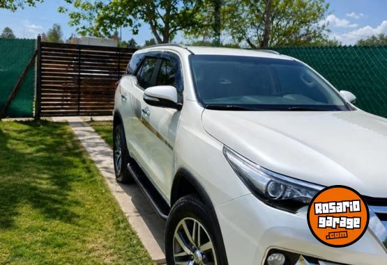 Camionetas - Toyota SW4 2017 Diesel 120000Km - En Venta