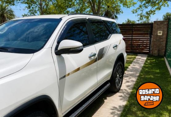 Camionetas - Toyota SW4 2017 Diesel 120000Km - En Venta