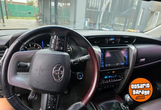 Camionetas - Toyota SW4 2017 Diesel 120000Km - En Venta